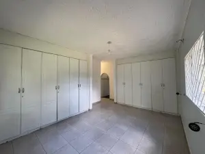 8 Bedroom House to Rent in Glen Lorne
