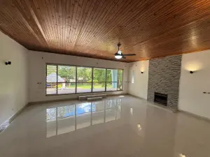 8 Bedroom House to Rent in Glen Lorne