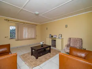 3 Bedroom House to Rent in Mount Pleasant