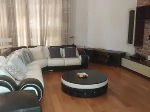 5 Bedroom House to Rent in Borrowdale Brooke