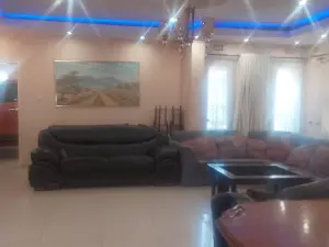 5 Bedroom House to Rent in Belvedere