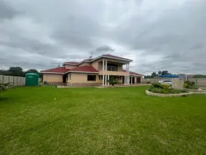 6 Bedroom House to Rent in Goodhope