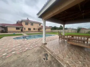 6 Bedroom House to Rent in Goodhope