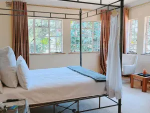 5 Bedroom House to Rent in Gunhill