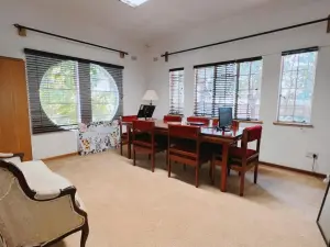 5 Bedroom House to Rent in Gunhill