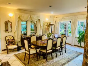 5 Bedroom House to Rent in Gunhill