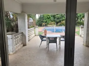 6 Bedroom House to Rent in Mount Pleasant