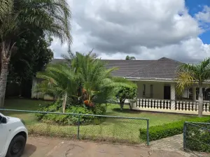 6 Bedroom House to Rent in Mount Pleasant