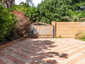 House for Sale in Greendale
