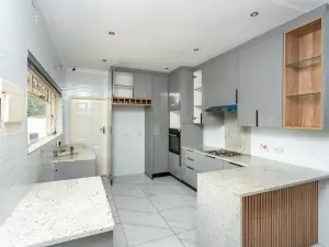 4 Bedroom House to Rent in Bluff Hill
