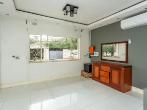 4 Bedroom House to Rent in Bluff Hill