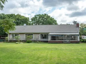 4 Bedroom House to Rent in Bluff Hill