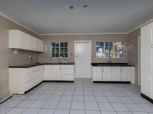 4 Bedroom House to Rent in Glen Lorne