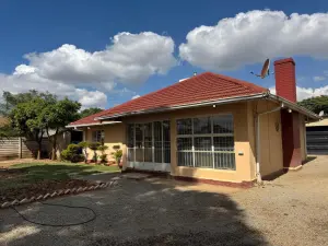 3 Bedroom House to Rent in Braeside
