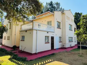 4 Bedroom House to Rent in Emerald Hill