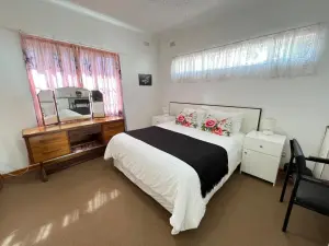 2 Bedroom Cottage/Garden Flat to Rent in Kambanji