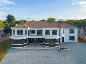 House for Sale in Borrowdale West