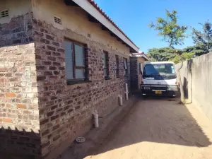 4 Bedroom House to Rent in Waterfalls