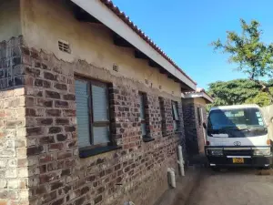 4 Bedroom House to Rent in Waterfalls