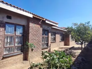 4 Bedroom House to Rent in Waterfalls