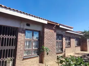 4 Bedroom House to Rent in Waterfalls