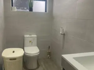 3 Bedroom Cottage/Garden Flat to Rent in Arlington