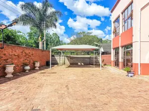 6 Bedroom House to Rent in Emerald Hill