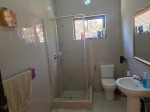 6 Bedroom House to Rent in Emerald Hill
