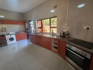 6 Bedroom House to Rent in Emerald Hill