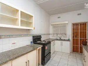 Flat/Apartment to Rent in Avondale West