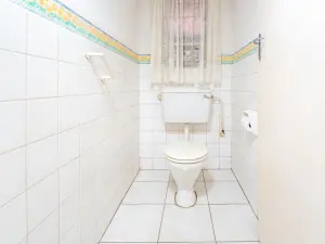 Flat/Apartment to Rent in Avondale West