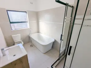 4 Bedroom House to Rent in Greendale