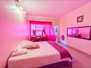 7 Bedroom House to Rent in Greystone Park