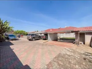 7 Bedroom House to Rent in Greystone Park