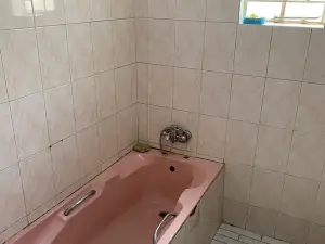 3 Bedroom House to Rent in Mainway Meadows
