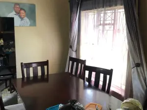 4 Bedroom House to Rent in Ashdown Park
