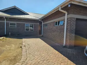Townhouse/Cluster to Rent in Newlands
