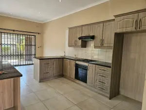 Townhouse/Cluster to Rent in Newlands