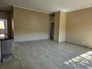 Townhouse/Cluster to Rent in Newlands