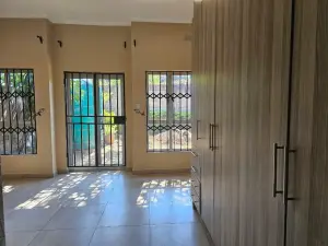 Townhouse/Cluster to Rent in Newlands