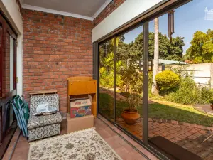 Townhouse/Cluster to Rent in Newlands