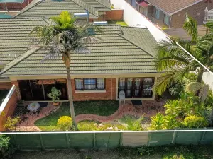 Townhouse/Cluster to Rent in Newlands