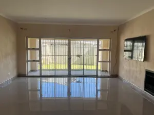 Townhouse/Cluster to Rent in Marlborough