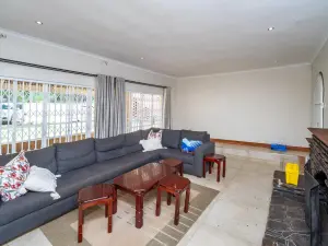4 Bedroom House to Rent in Mount Pleasant
