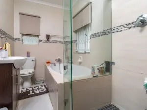 4 Bedroom House to Rent in Mount Pleasant
