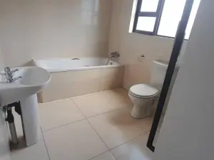 Townhouse/Cluster to Rent in Meyrick Park