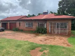 3 Bedroom Cottage/Garden Flat to Rent in Greendale