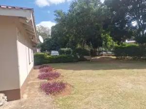 Cottage/Garden Flat for Sale in Greystone Park