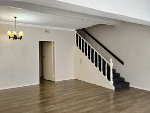 Flat/Apartment to Rent in Greystone Park