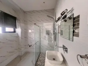 Flat/Apartment to Rent in Borrowdale West